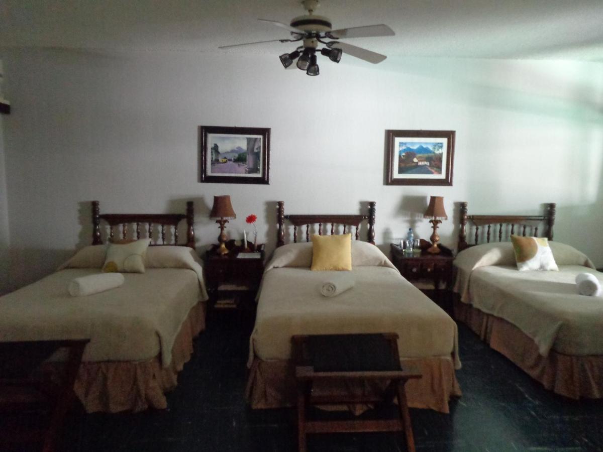 Hotel Dona Carmen レタルレウ エクステリア 写真