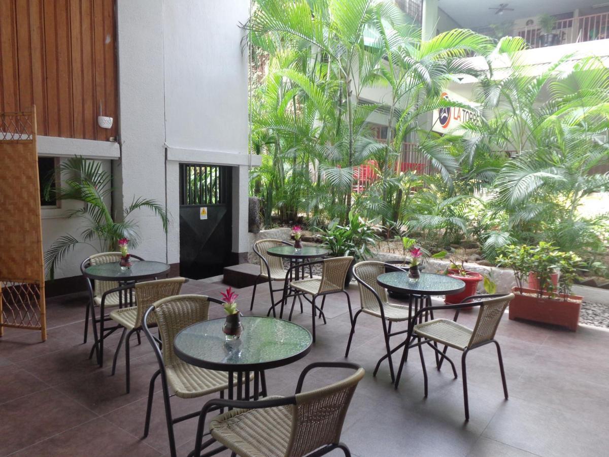 Hotel Dona Carmen レタルレウ エクステリア 写真