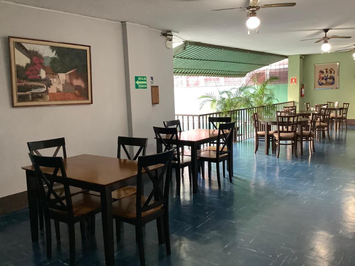 Hotel Dona Carmen レタルレウ エクステリア 写真